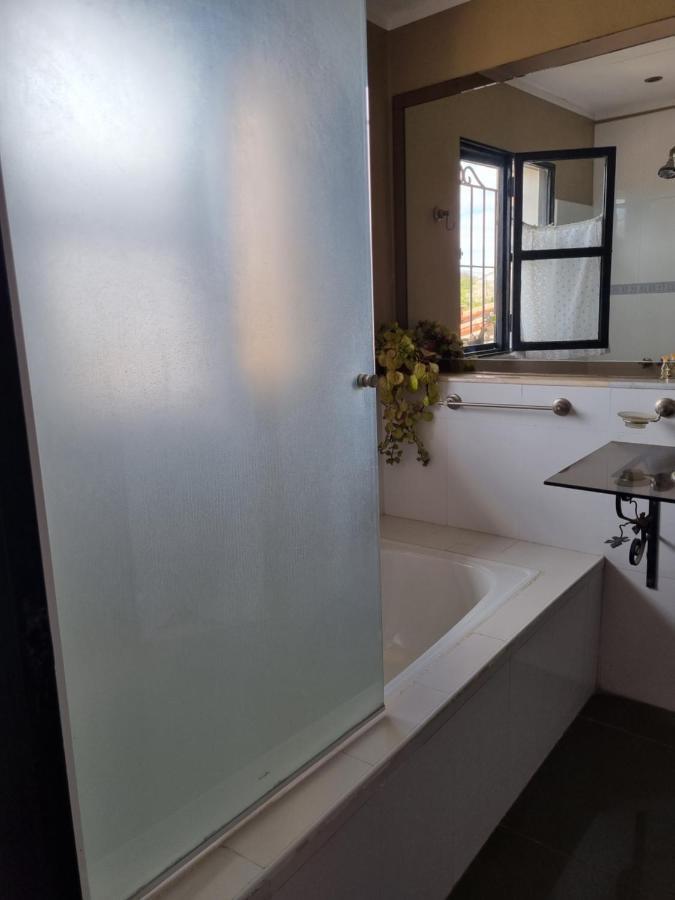 Hostal Las Rosas سالتا المظهر الخارجي الصورة